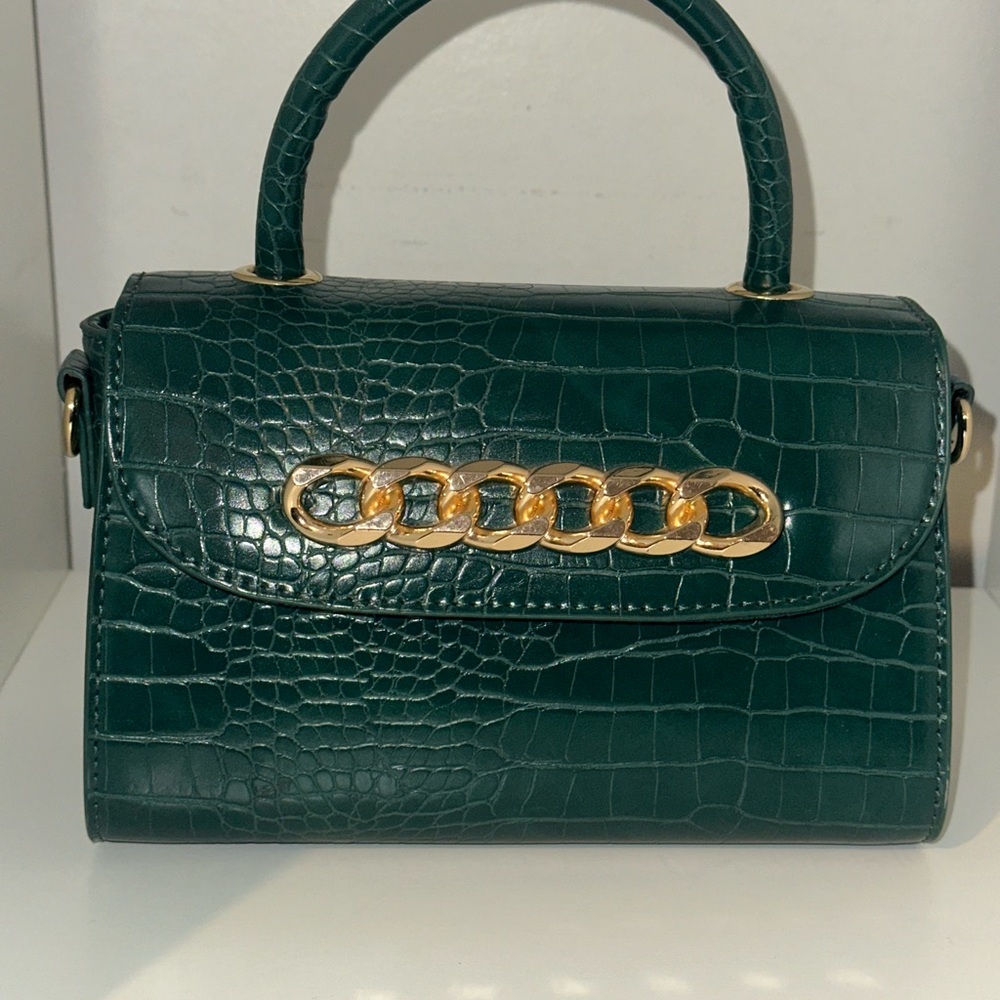 Elegant Green Crocodile-Embossed Handbag